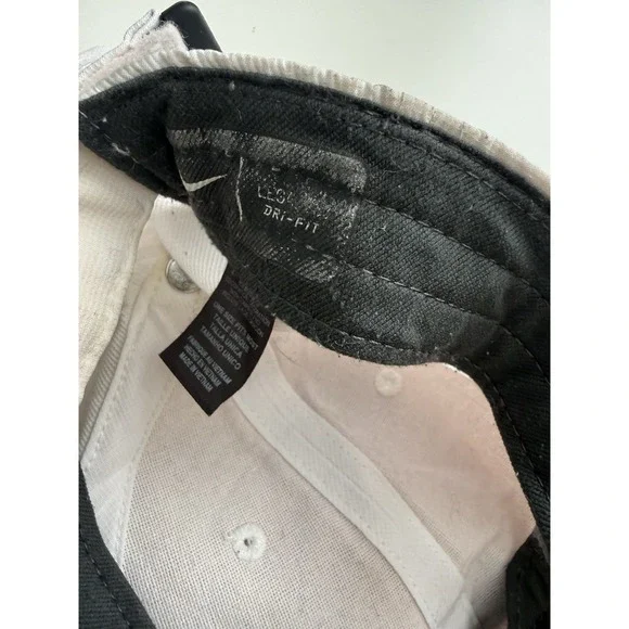 White Nike Cap Preowned - Picture 3 of 6